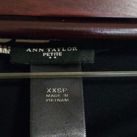 Ann Taylor Blouse - Picture 2 of 4